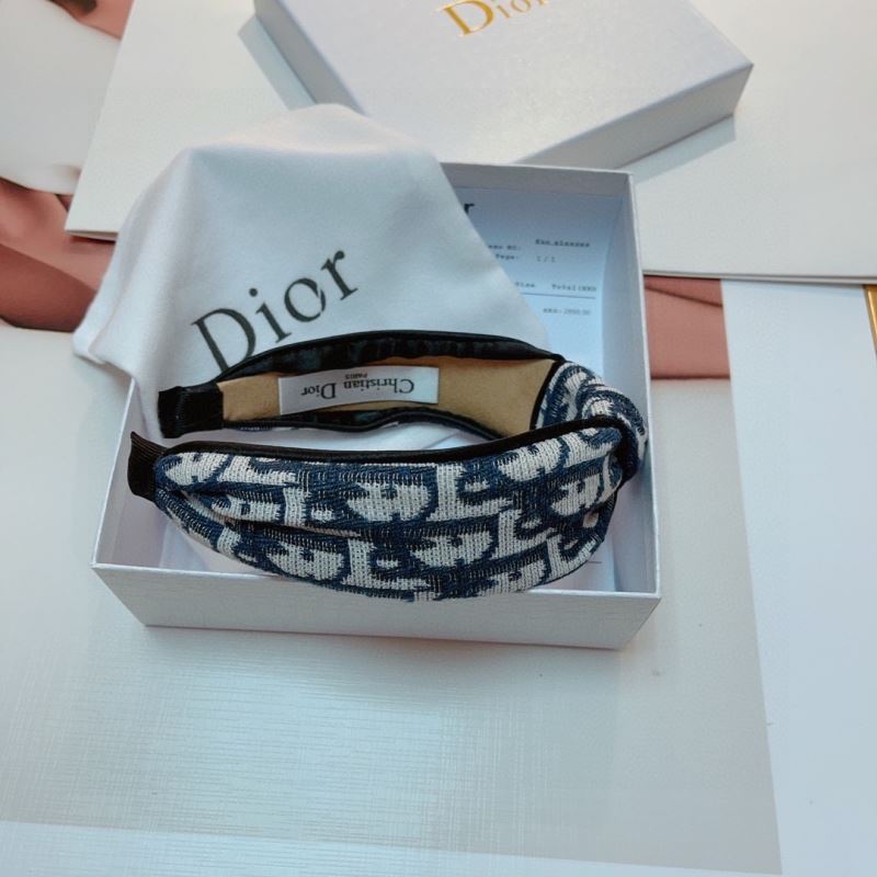 CHRISTIAN DIOR